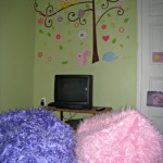 tv area, wall mural, kids