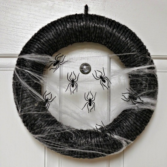 diy spider wreath for halloween