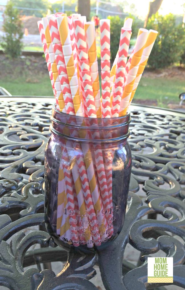 Paper straws in a mason jar