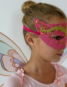 Your child will love this DIY fairy mask for Halloween!