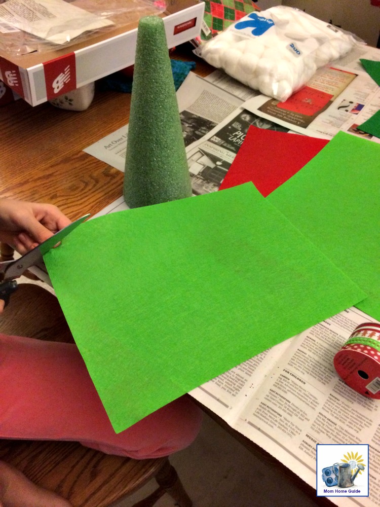 DIY mini foam and felt Christmas tree