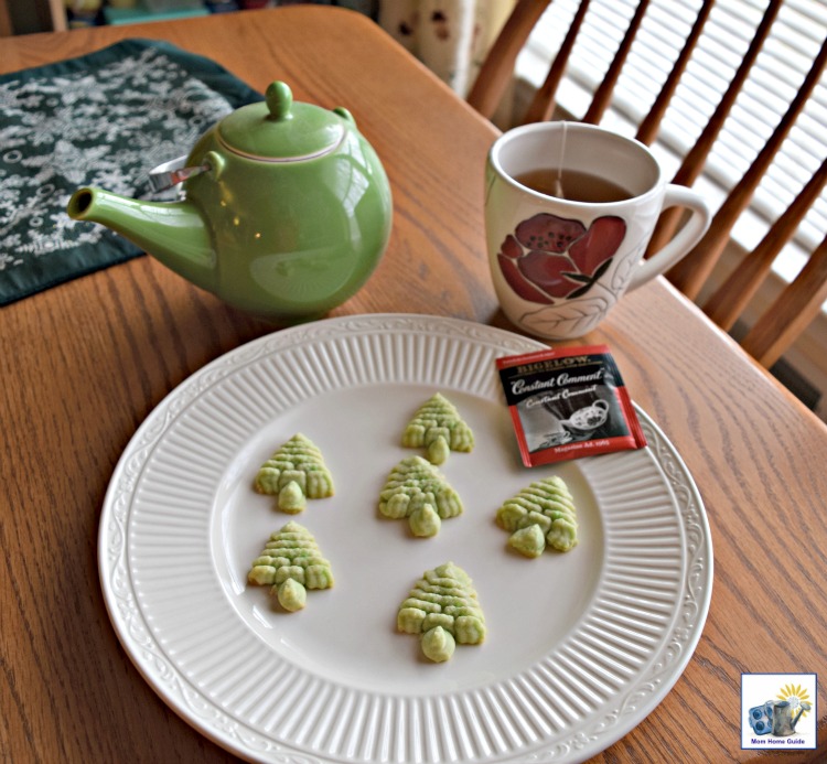 I love a cup of orange flavored back tea (Bigelow's Constant Comment tea) with Christmas spritz cookies!