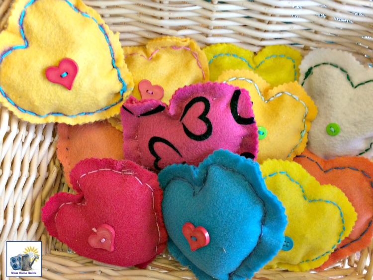 These easy to make stuffed Valentine's Day hearts make a great gift (or are great decor) for Valentine's Day!