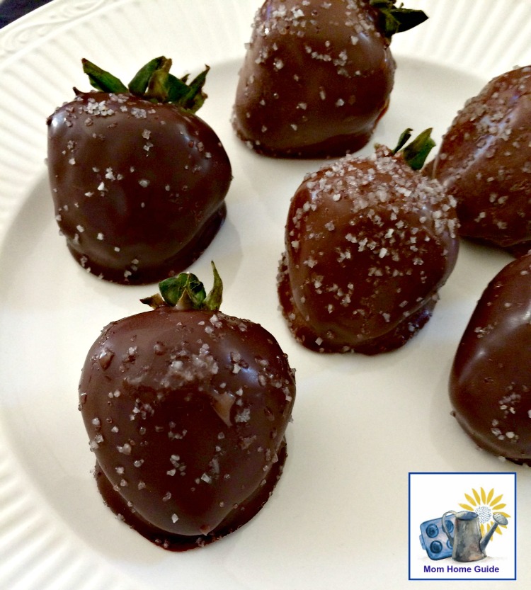 Salted Caramel strawberries make a great gift for any occasion