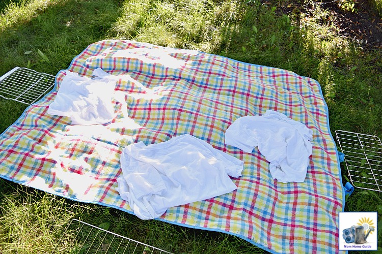 tie dying station outside