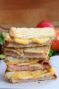 Smoked ham, gouda and apple panini sandwich recipe