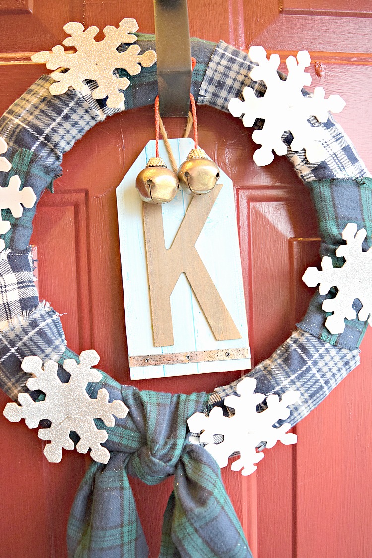 DIY snowflake flannel wreath