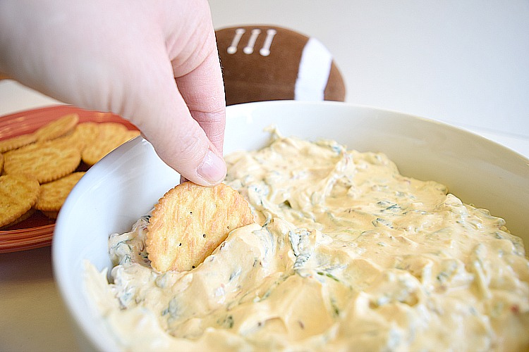 Super bowl chipotle pepper and spinach dip recipe with RITZ crackers and Coke Zero