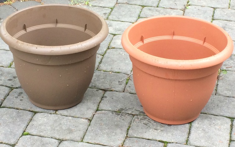 large plastic planters