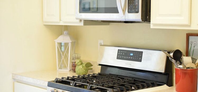 how to clean white kitchen cabinets