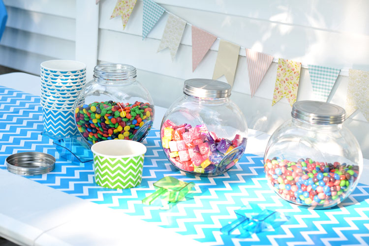 How to put a candy bar together for a teen or tween birthday party. Fun!