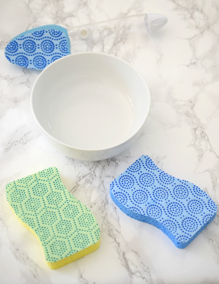Clean partyware and serverware with Scotch-Brite Scrub Dots sponges
