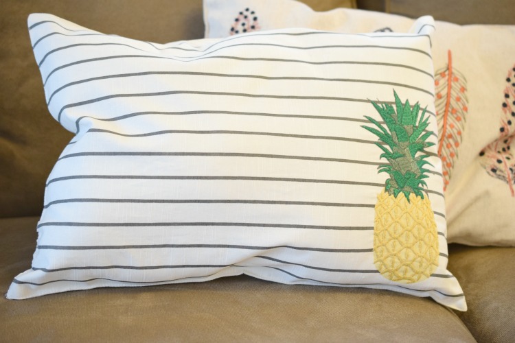 easy diy pineapple pillows from Target fabric placemats