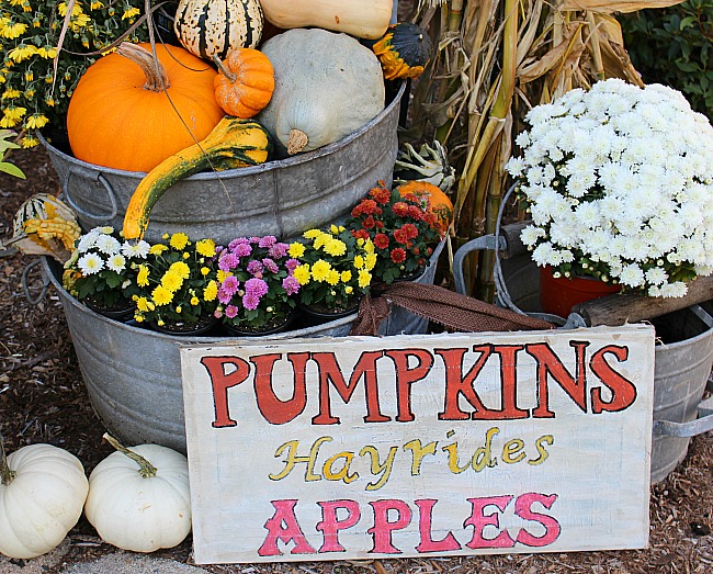 how to decorate a small front porch for fall