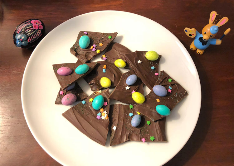 Easy to make Easter egg chocolate bark recipe