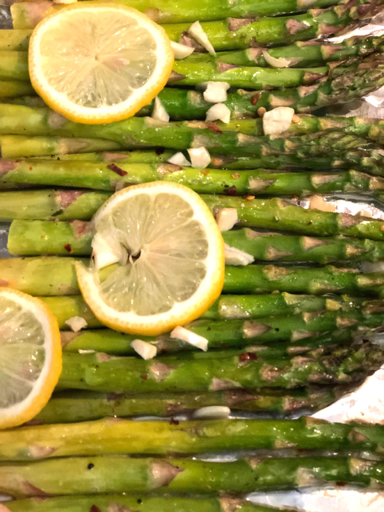 roasted asparagus cooked with lemon and garlic