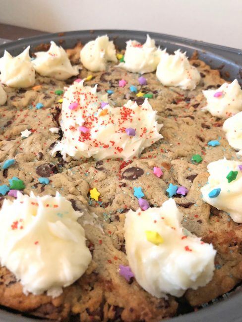 chocolate chip cookie cake