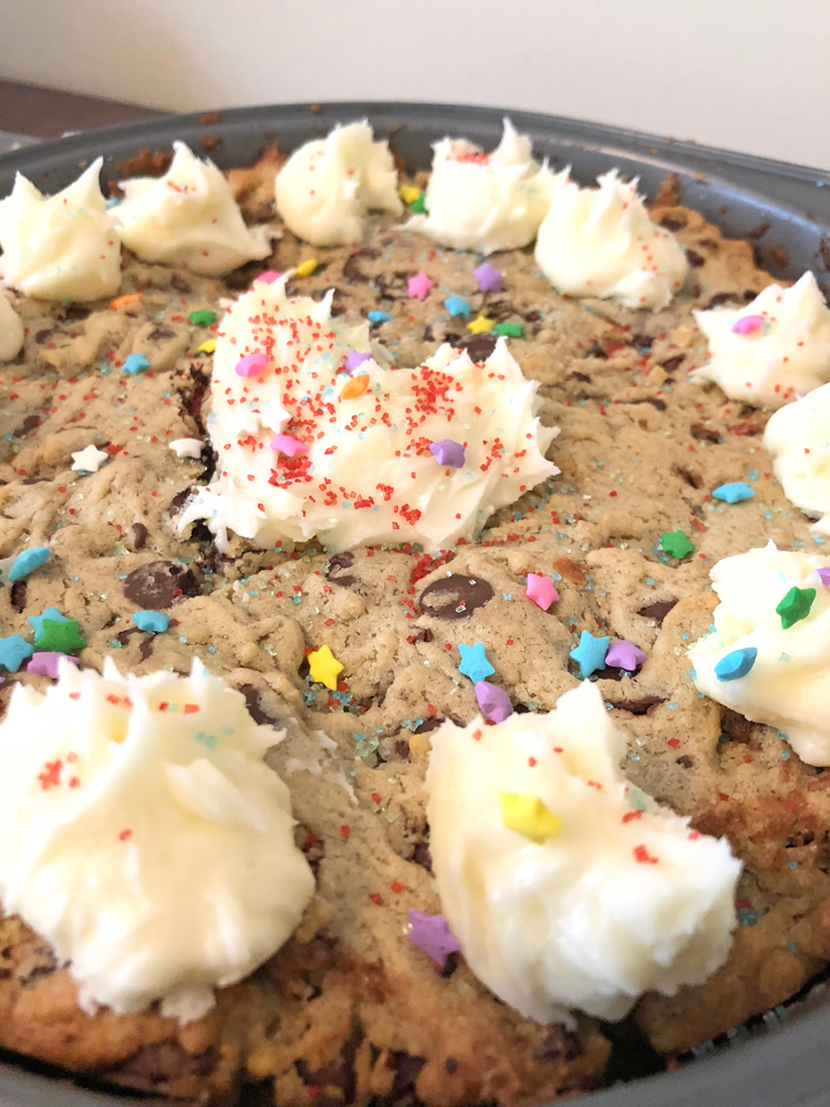 chocolate chip cookie cake