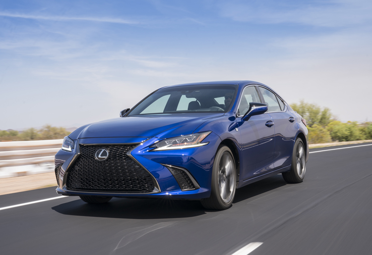 the new 2019 Lexus ES