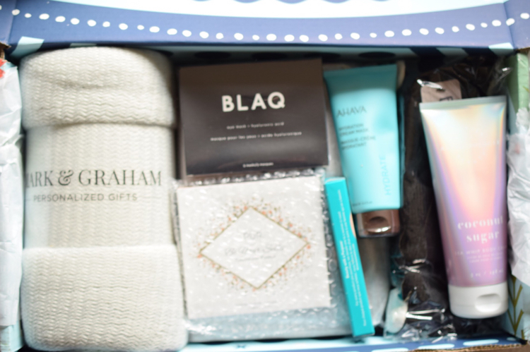 Winter 2018 FabFitFun box - a collection of fun fashion, fitness and beauty finds
