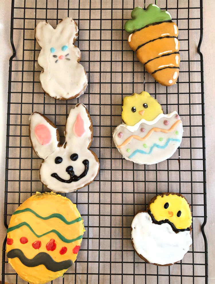 I love these decorated and iced lemon gingerbread cookies!
