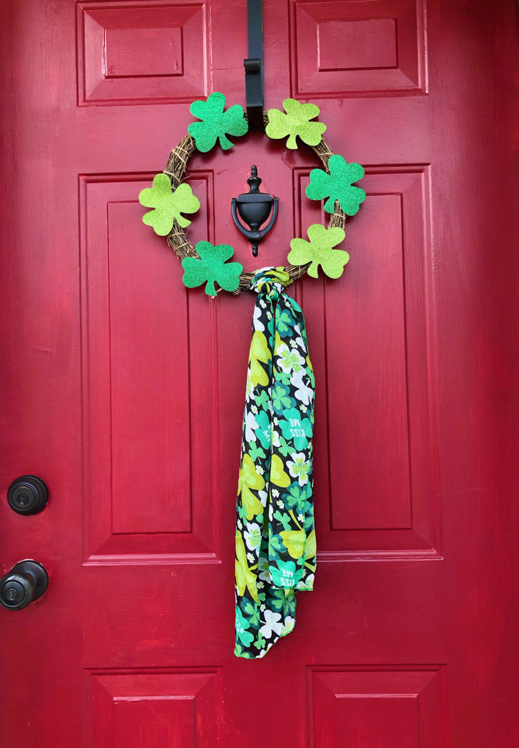 This quick dollar store St. Patrick's Day wreath is so easy to make!