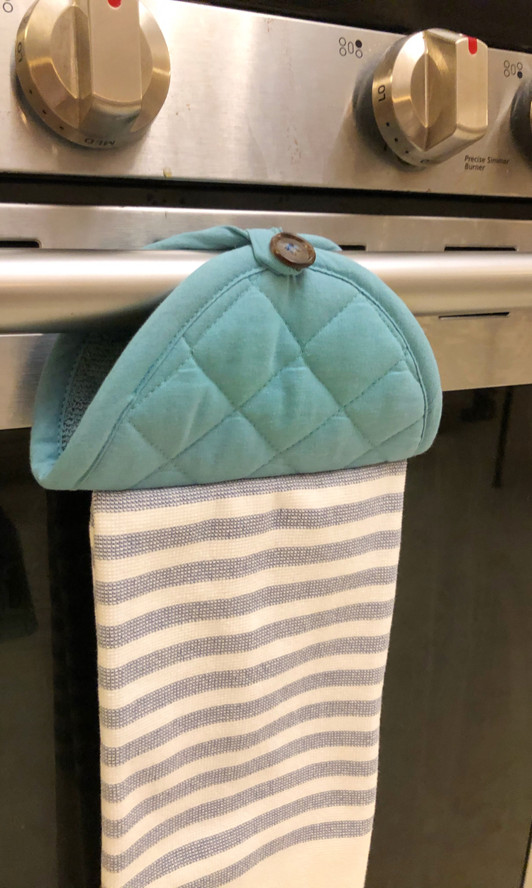 How To Add Loops to Dishtowels for Hanging  Kitchen towels hanging, Dish  towels, Hanging towels