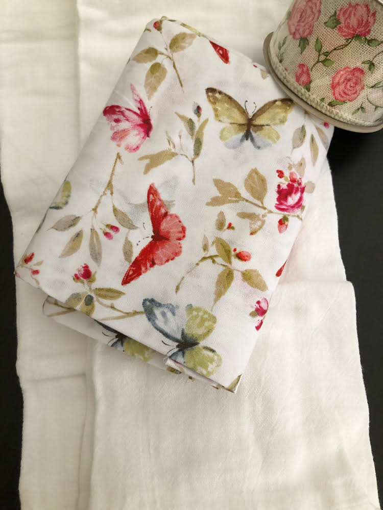 https://momhomeguide.com/wp-content/uploads/2020/03/fabric-towels-ribbon.jpg