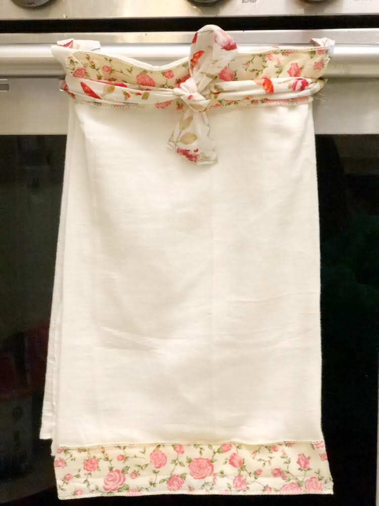 How To Make Hanging Kitchen Towels (2 Ways - Gathered Or Folded