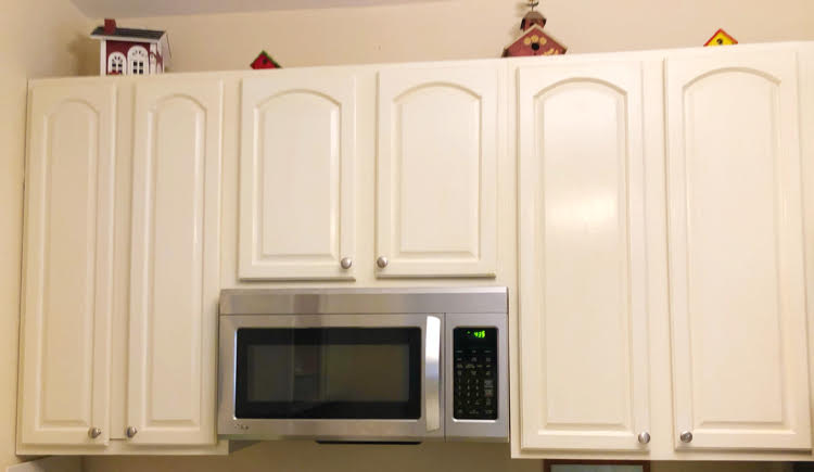 painted white kitchen cabinets