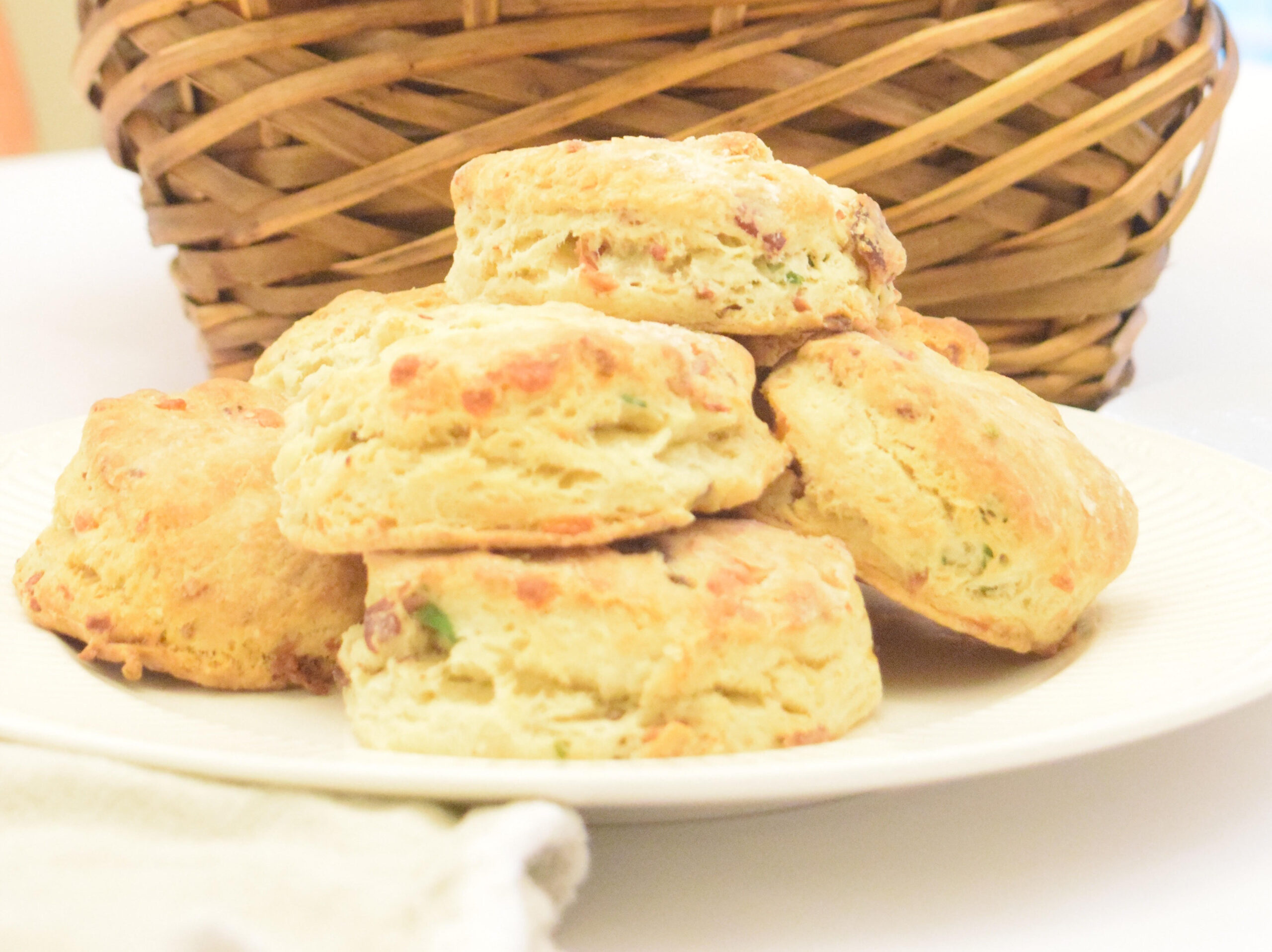 cheddar bacon biscuits with chives