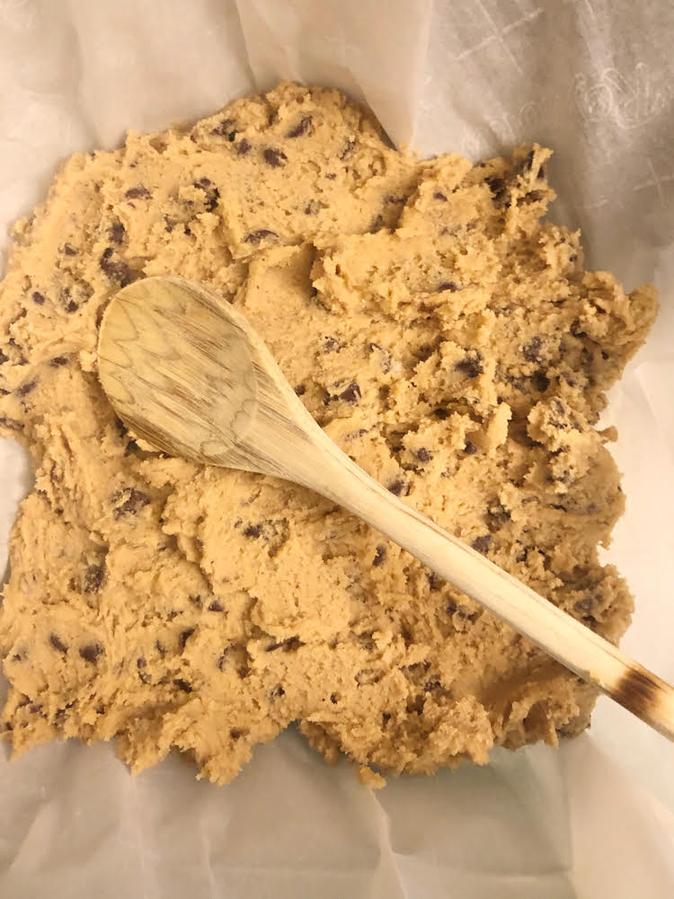 chocolate chip cookie bar batter