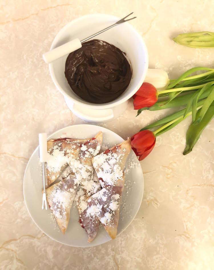 air fried strawberry cream cheese won tons with chocolate fondue