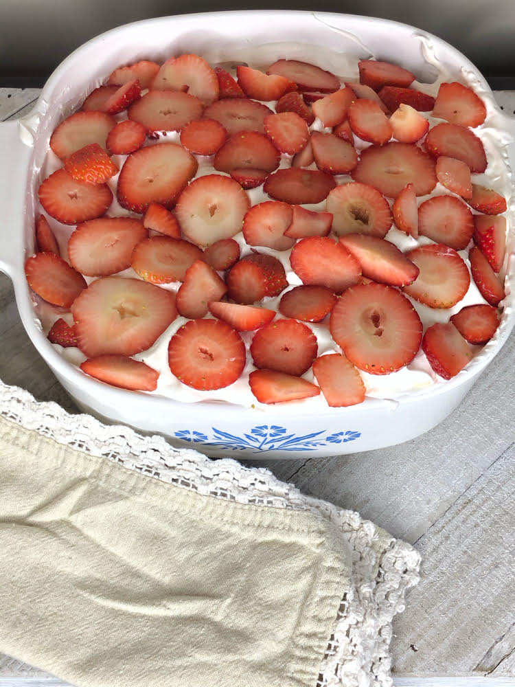 homemade strawberry cheesecake pie