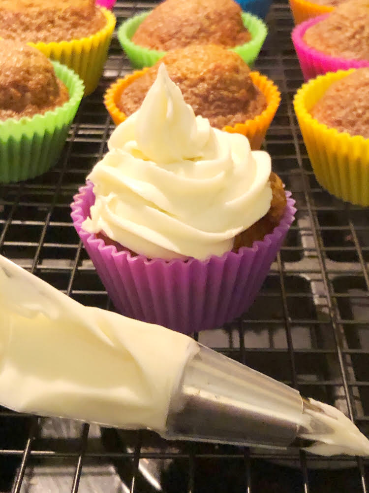 simple and delicious cream cheese frosting for cupcakes and cakes recipe