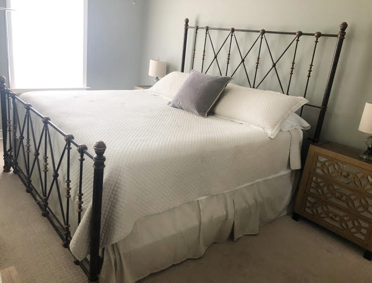 Annapolis Airbnb with a high, comfortable King sized bed