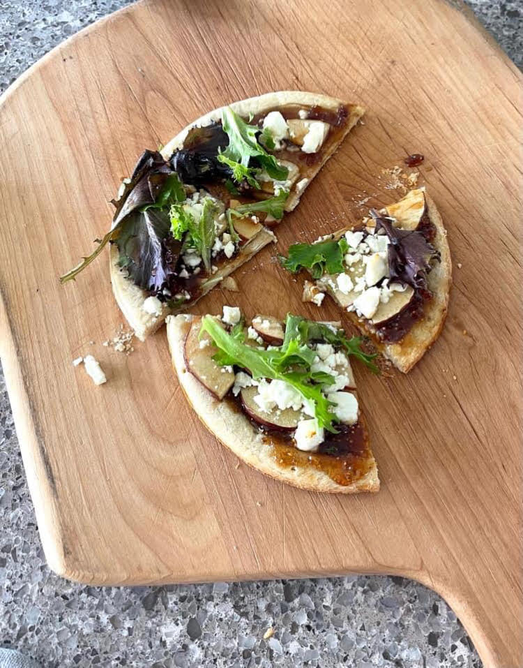 I love this recipe for a delicious flatbread with fig, apple and goat cheese.