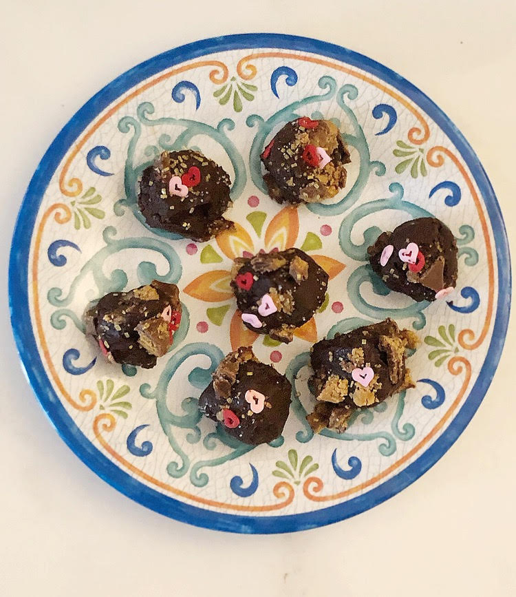 Recipe for easy and delicious dark chocolate truffles with peanut butter cups. These are perfect for Mother's Day.