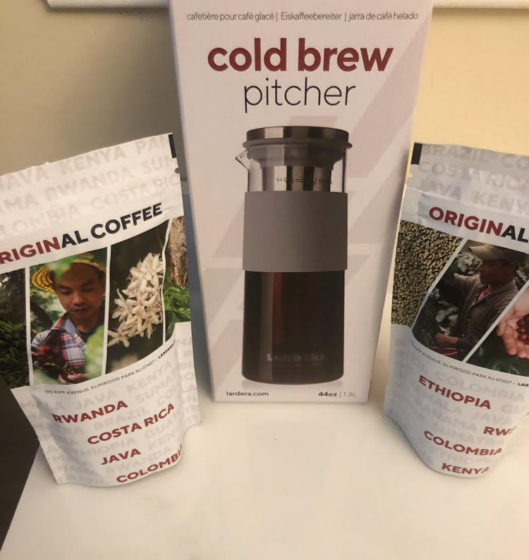 https://momhomeguide.com/wp-content/uploads/2022/07/cold-brew-coffee-pitchner.jpg