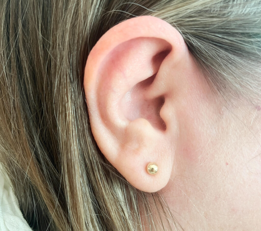 I love these classic gold-ball earrings from Aurate!