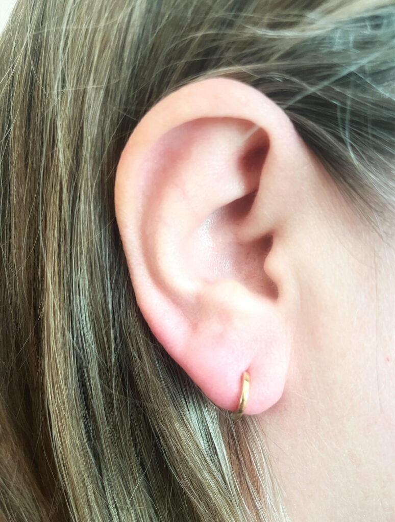 I love these gold huggie earrings from Aurate!