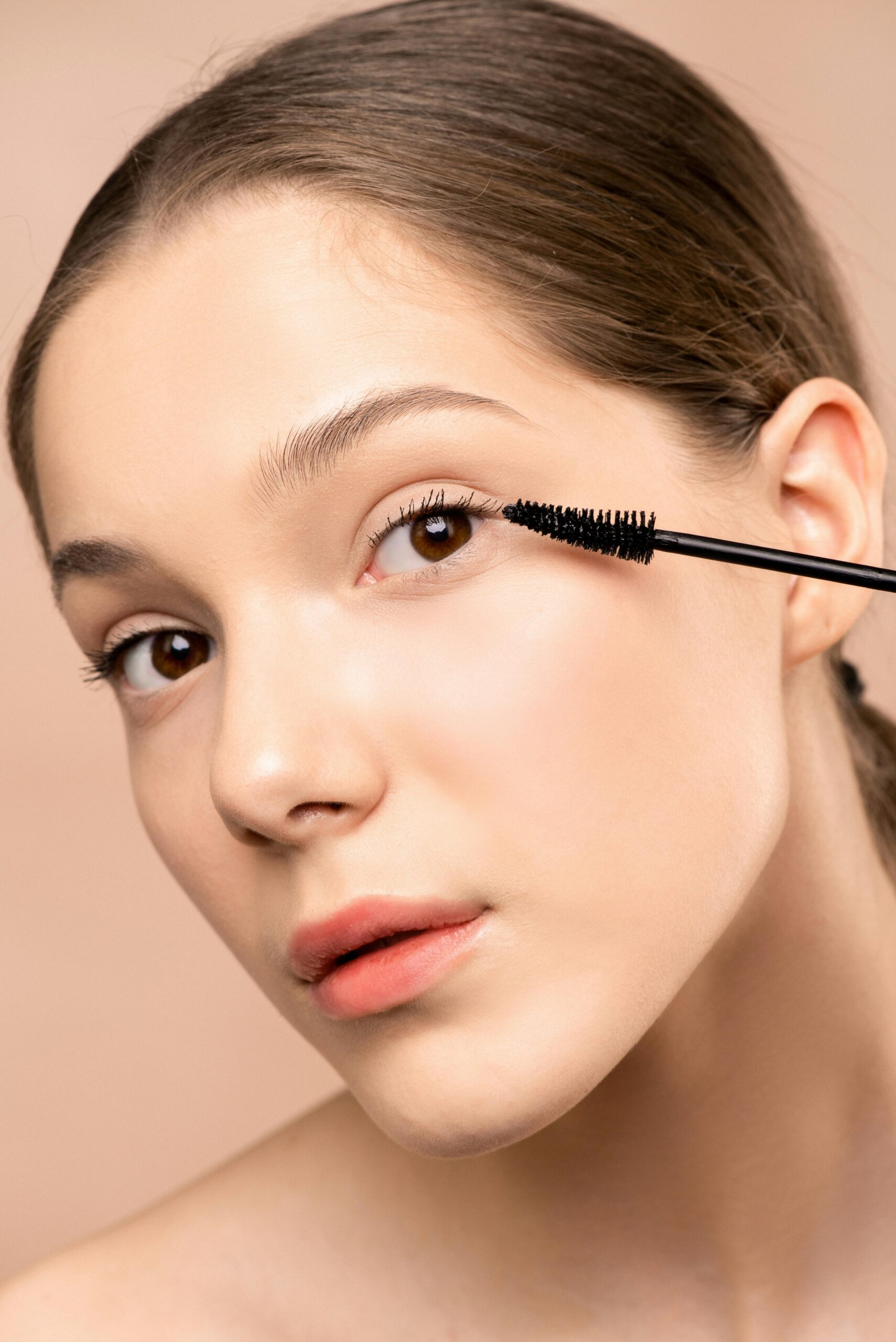  5 Techniques Used to Transform Thin and Light Lashes