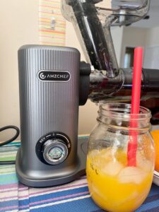 Amzchef Juicer and fresh-squeezed orange juice