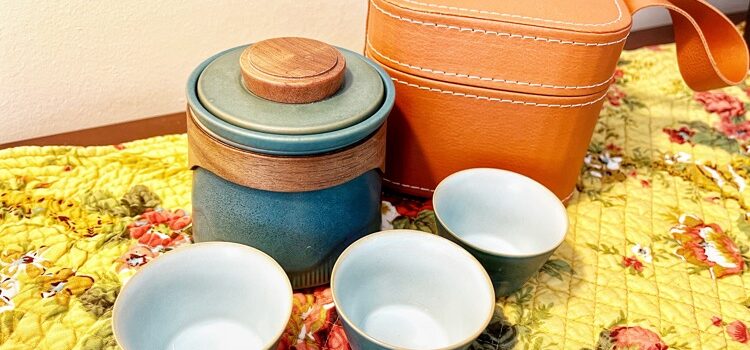 Beautiful Travel Umi Tea Set