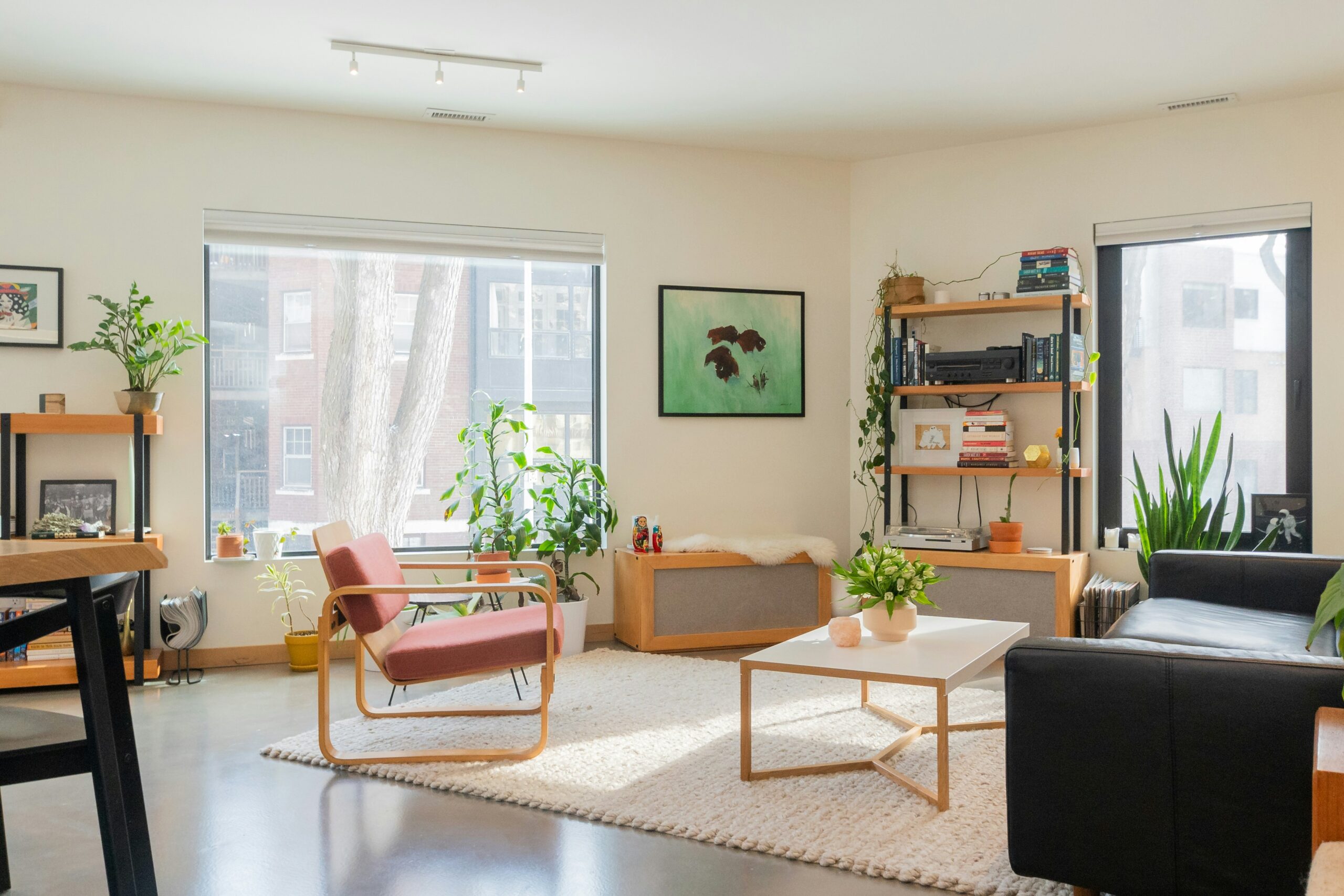 Simple Ways to Make Your House Feel More Like Home - momhomeguide.com