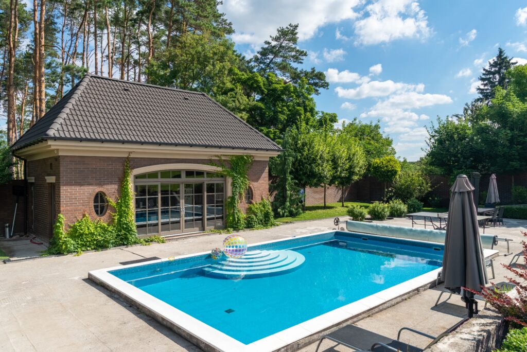 backyard, pool