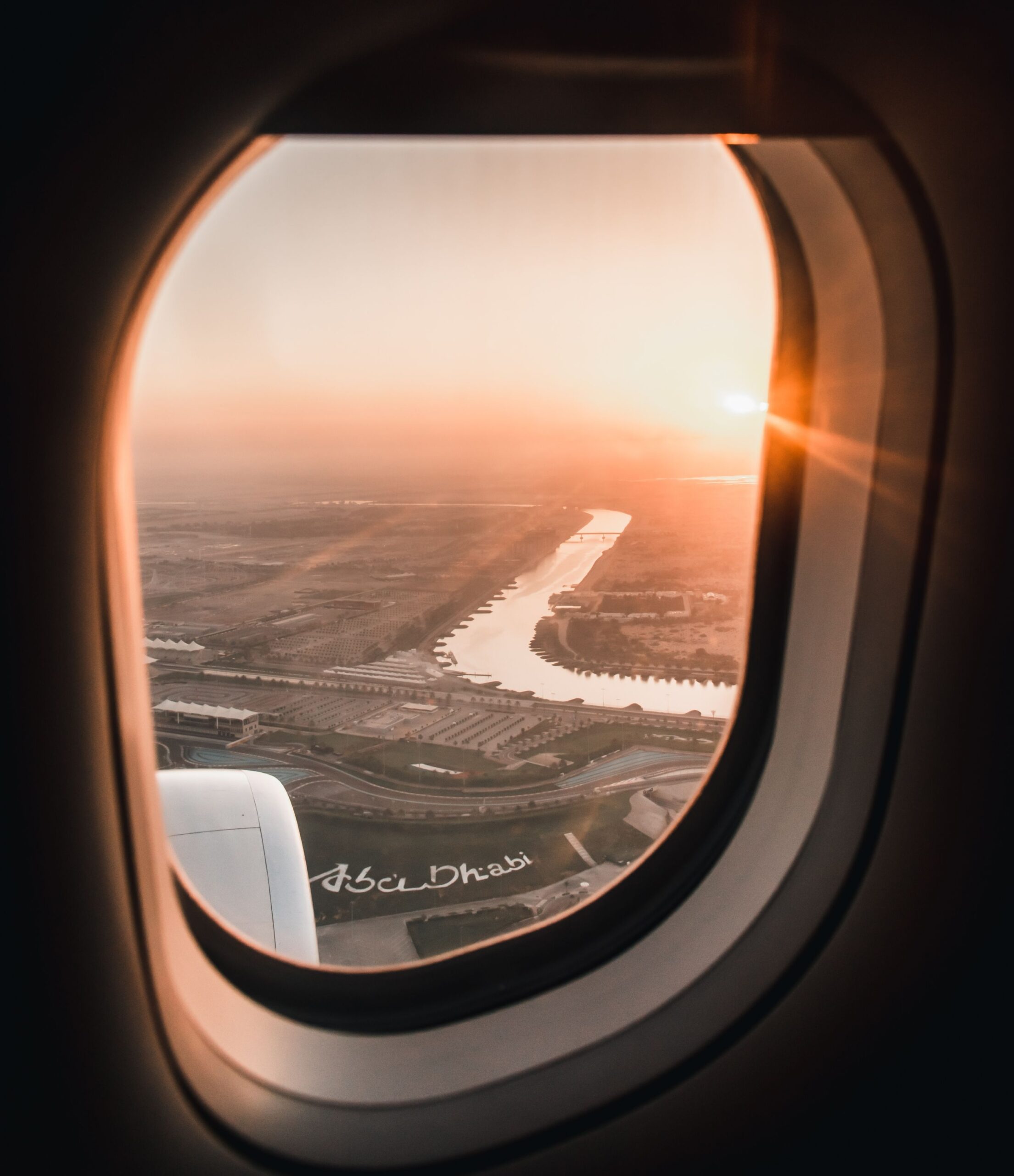 Plane, Abu Dhabi