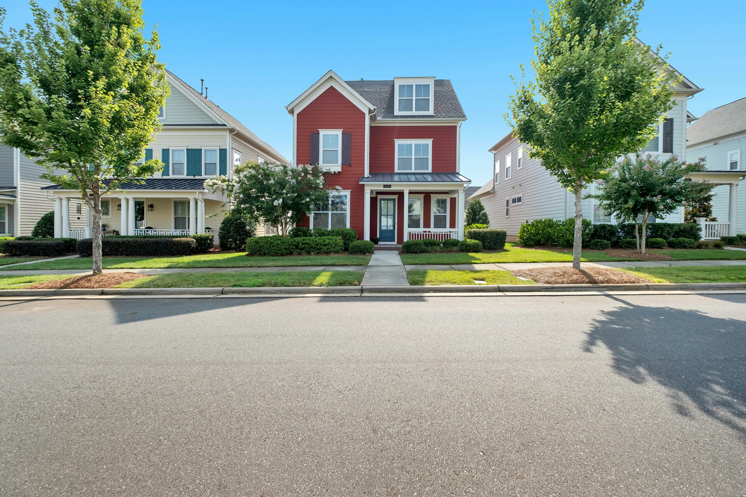 homes on a suburban street