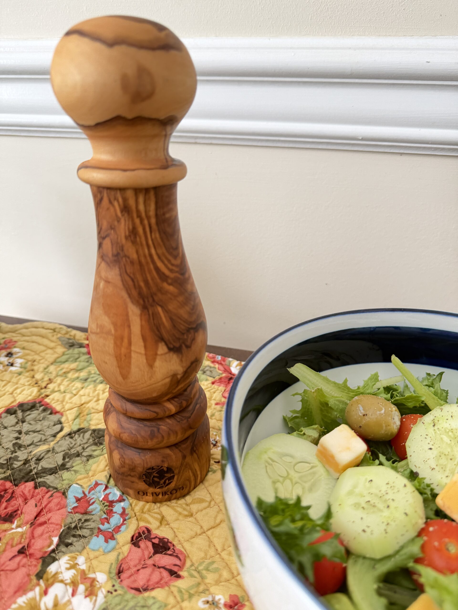 OLIVIKO olive-wood pepper grinder